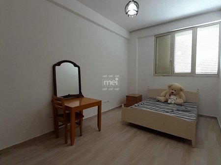 JEPET ME QIRA APARTAMENT 2+1 TEK VILA E ZOGUT !