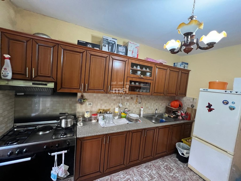 JEPET ME QIRA KATI I PARE I NJE VILE NE ARAPAJ !