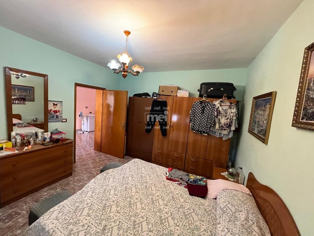 JEPET ME QIRA KATI I PARE I NJE VILE NE ARAPAJ !