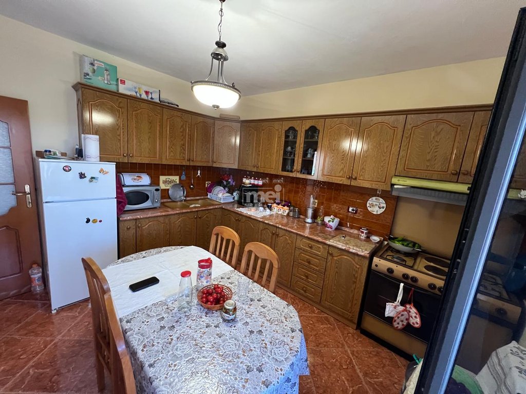 SHITET VILE DY KATESHE NE UNAZEN PLAZHIT!