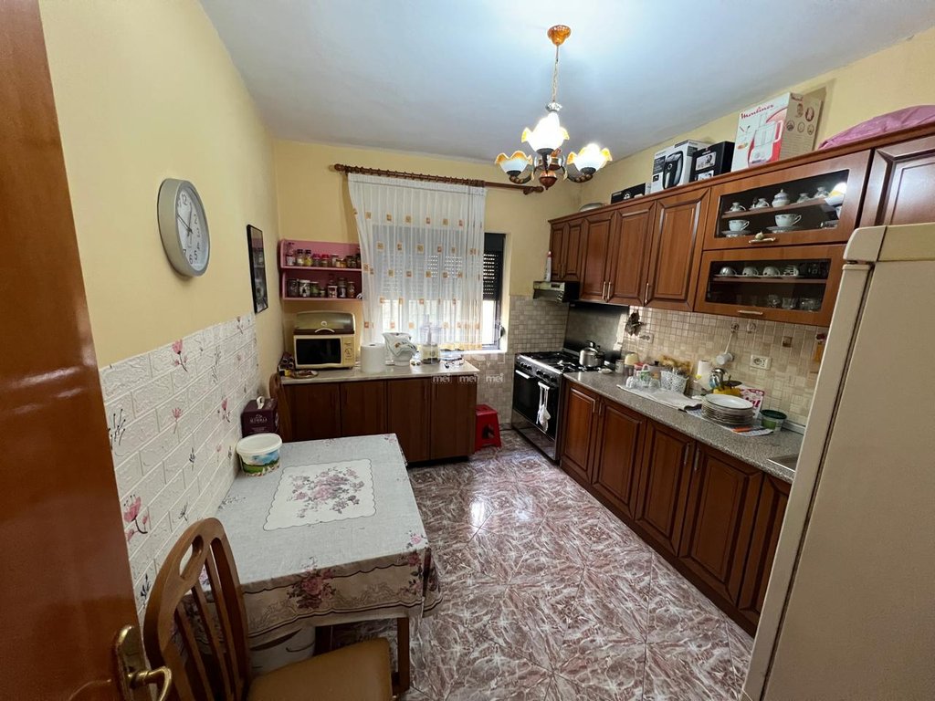 SHITET VILE DY KATESHE NE UNAZEN PLAZHIT!