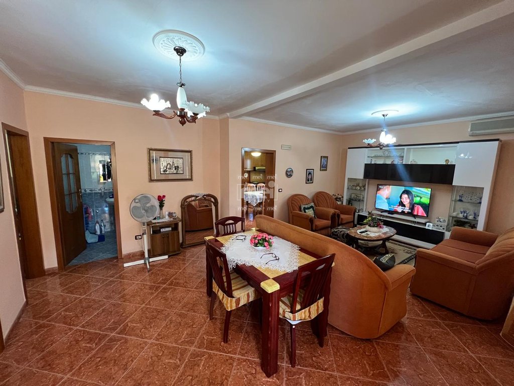 SHITET VILE DY KATESHE NE UNAZEN PLAZHIT!