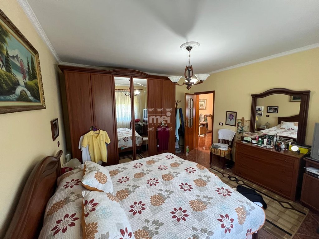 SHITET VILE DY KATESHE NE UNAZEN PLAZHIT!