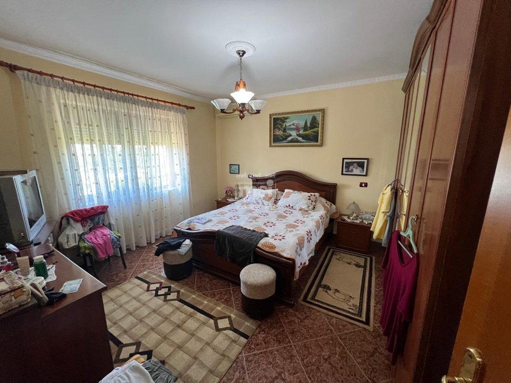 SHITET VILE DY KATESHE NE UNAZEN PLAZHIT!