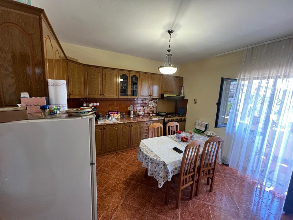 SHITET VILE DY KATESHE NE UNAZEN PLAZHIT!