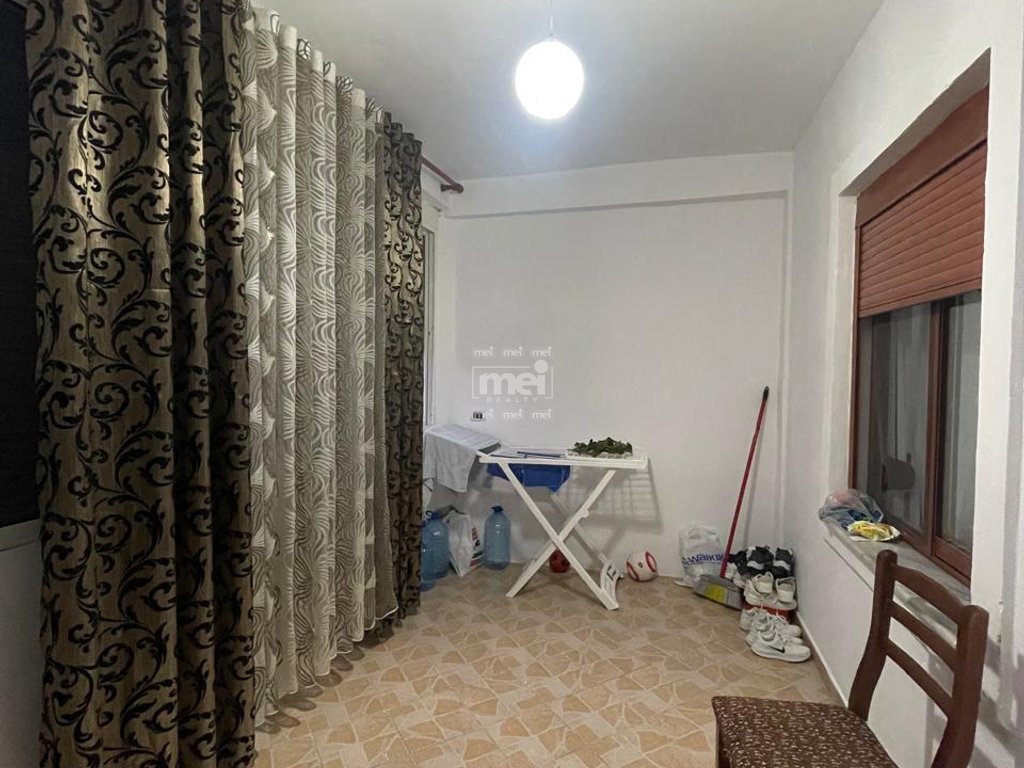 JEPET ME QIRA KATI I PARE I NJE VILE 1+1 NE ISH KENETE, DURRES!