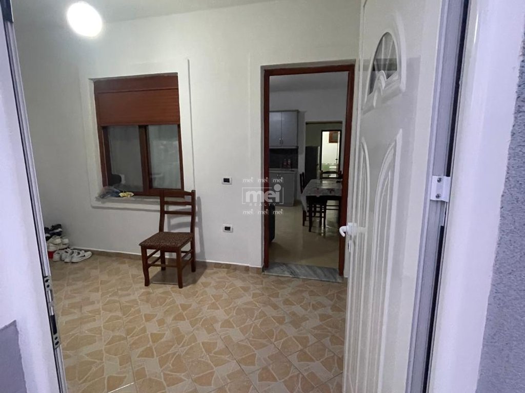 JEPET ME QIRA KATI I PARE I NJE VILE 1+1 NE ISH KENETE, DURRES!