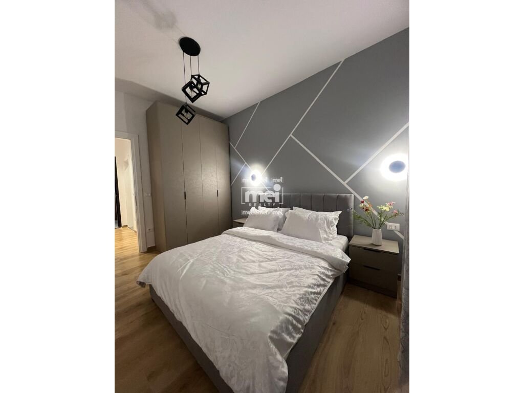 JEPET APARTAMENT ME  QIRA  1+1 PRANE BASHKIS DURRES!