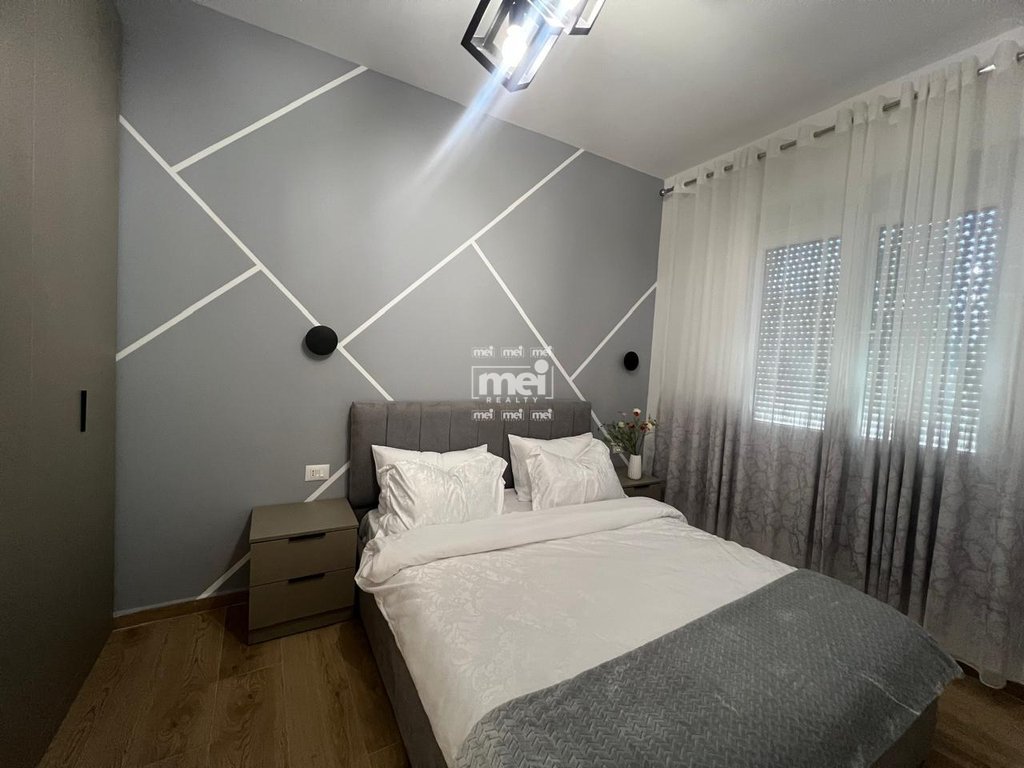 JEPET APARTAMENT ME  QIRA  1+1 PRANE BASHKIS DURRES!