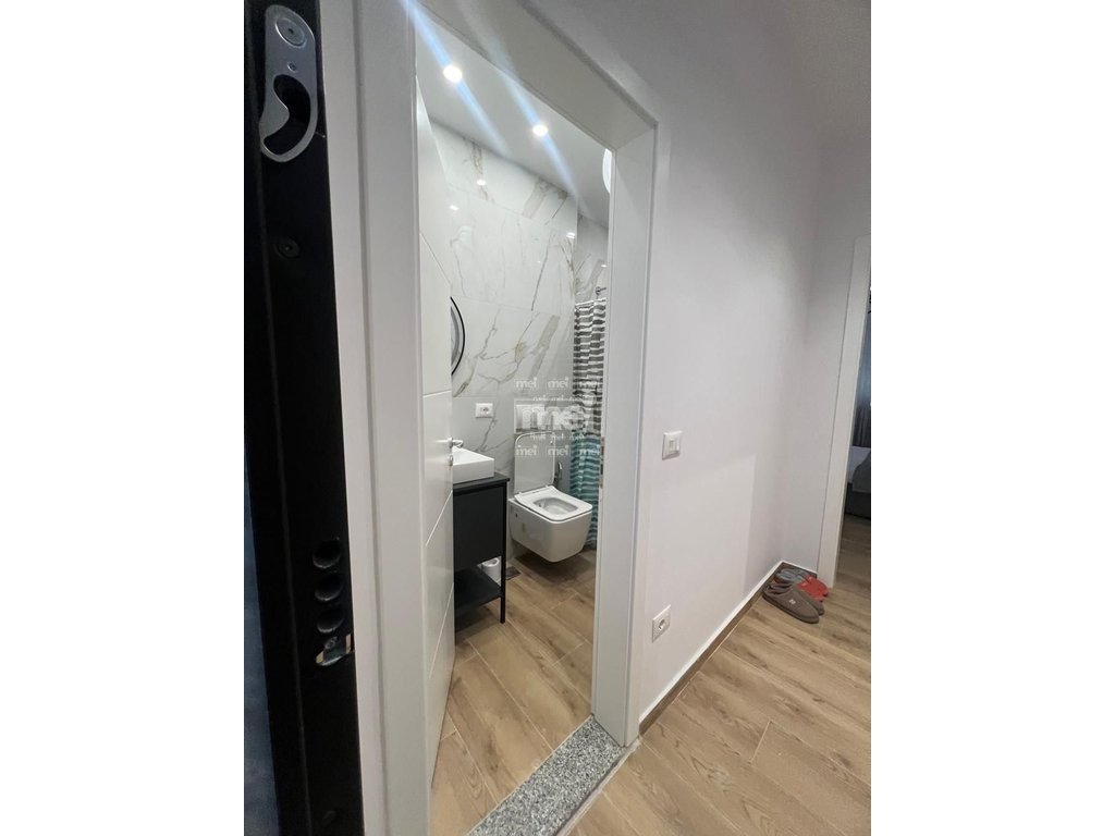 JEPET APARTAMENT ME  QIRA  1+1 PRANE BASHKIS DURRES!