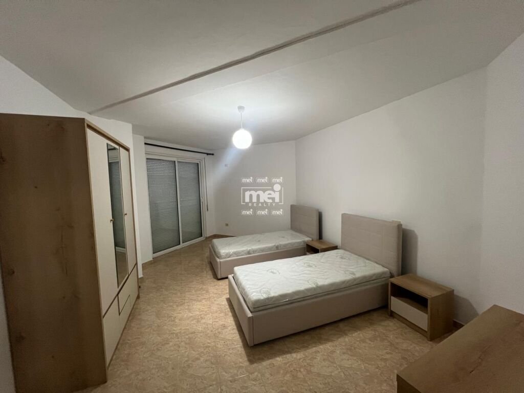 JEPET ME QIRA APARTAMENT 2+1+2 TEK RRUGA E PORTIT !