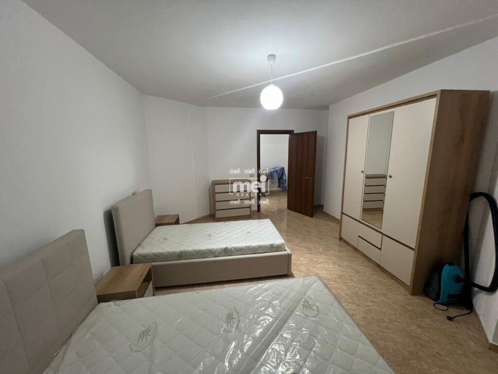 JEPET ME QIRA APARTAMENT 2+1+2 TEK RRUGA E PORTIT !