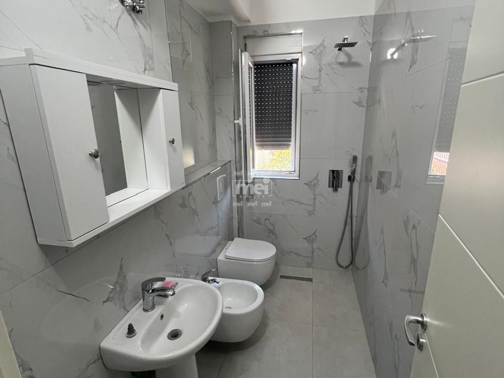 JEPET ME QIRA APARTAMENT 2+1+2 PRANE MUZEUMIT !
