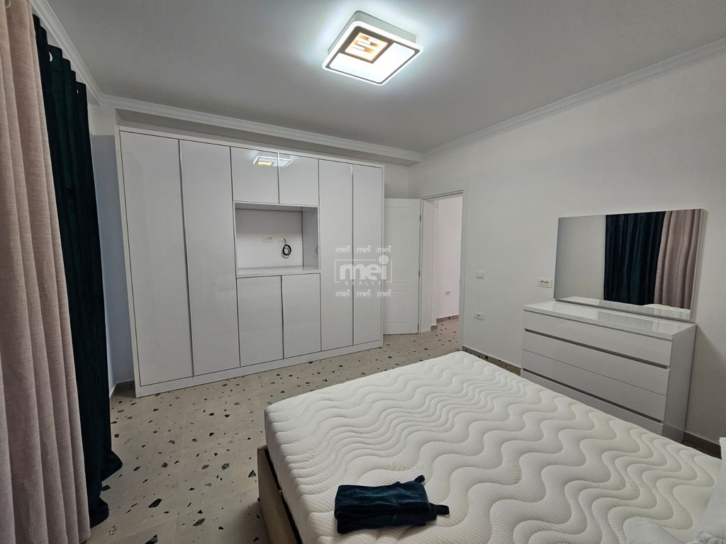 JEPET ME QIRA APARTAMENT  3+1+2 TEK TREGU FRUTA PERIMEVE! 4