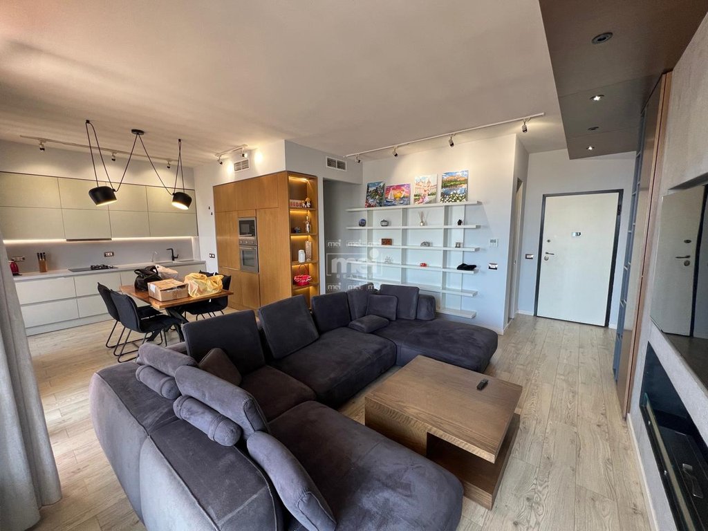 JEPET ME QIRA SUPER APARTAMENT 2+1 TEK RRUGA E RE E PORTIT ME PAMJE NGA DETI! 6