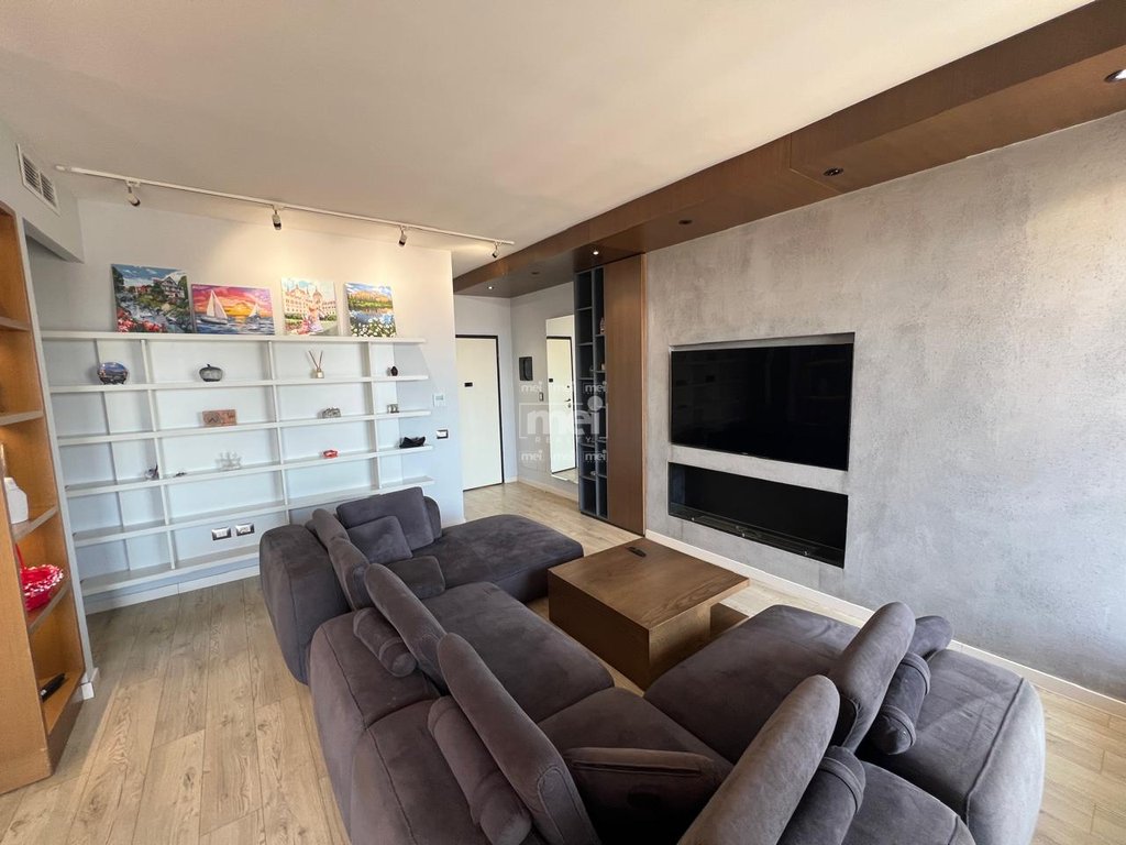 JEPET ME QIRA SUPER APARTAMENT 2+1 TEK RRUGA E RE E PORTIT ME PAMJE NGA DETI! 7