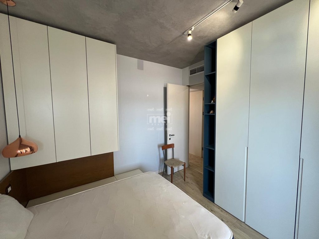 JEPET ME QIRA SUPER APARTAMENT 2+1 TEK RRUGA E RE E PORTIT ME PAMJE NGA DETI! 11
