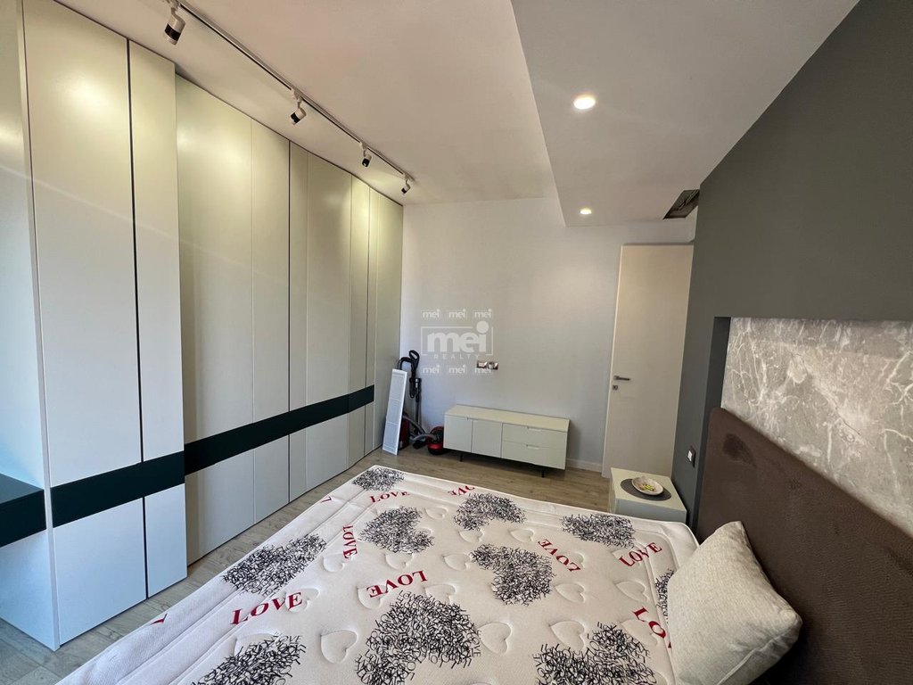 JEPET ME QIRA SUPER APARTAMENT 2+1 TEK RRUGA E RE E PORTIT ME PAMJE NGA DETI! 14