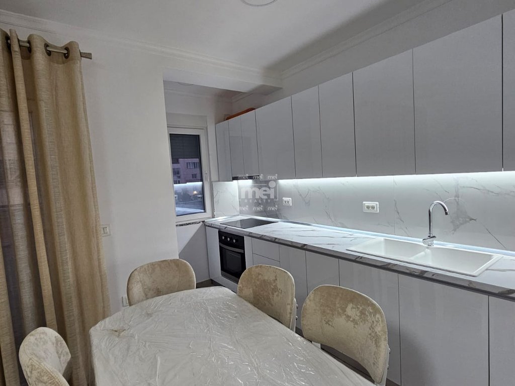 JEPET ME QIRA APARTAMENT  3+1+2 TEK TREGU FRUTA PERIMEVE!
