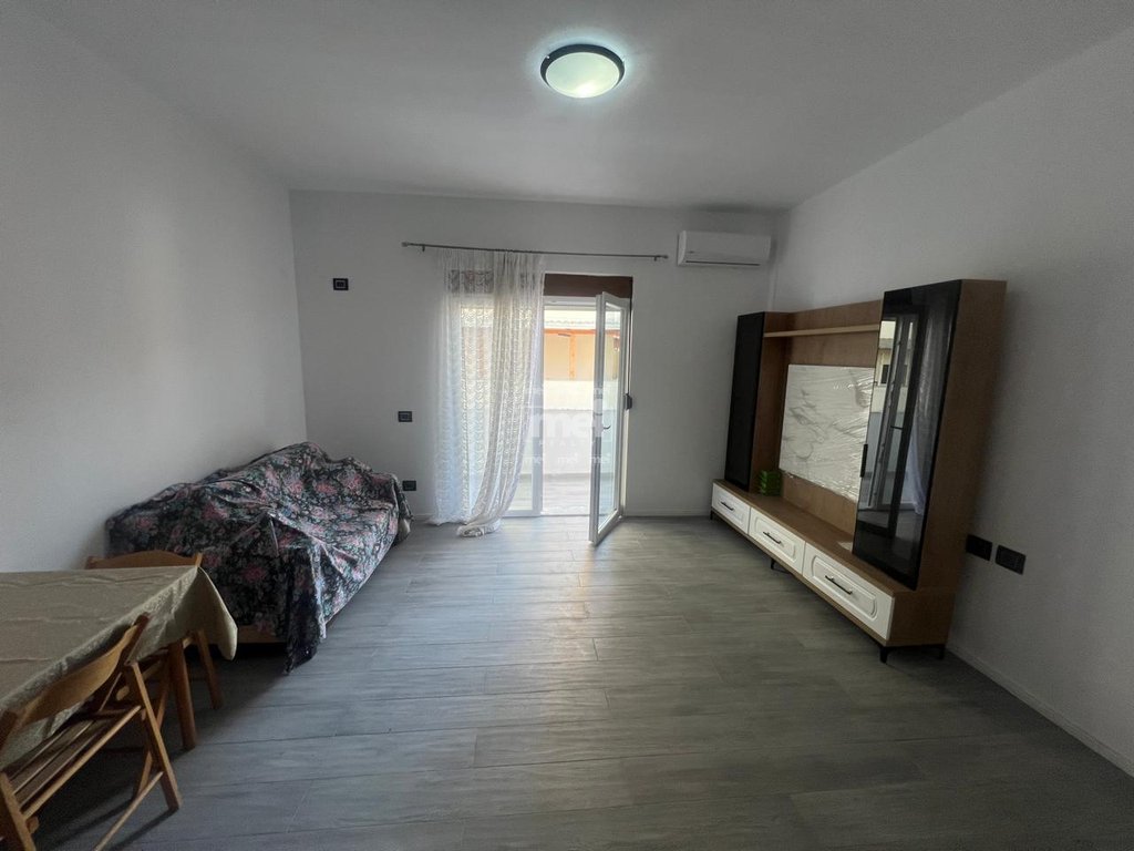 JEPET ME QIRA APARTAMENTI 2+1+2 TEK TREGU FRUTA PERIMEVE! 1