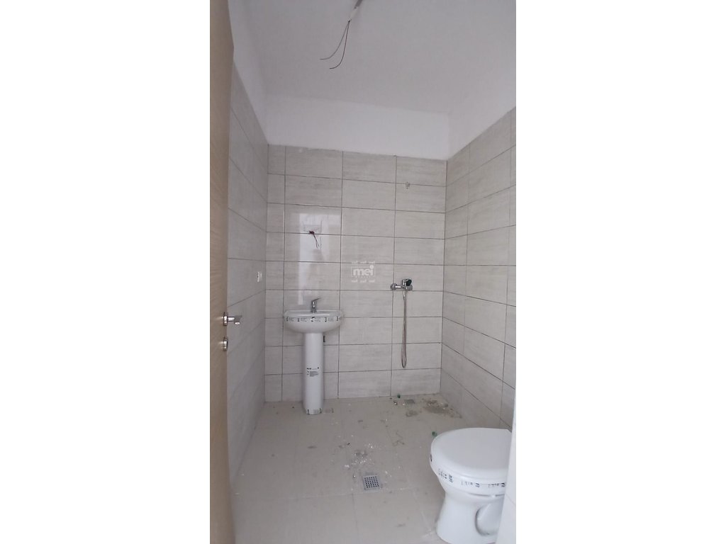 JEPET APARTAMENT ME QIRA 2+1+2 PRANE UKD 7