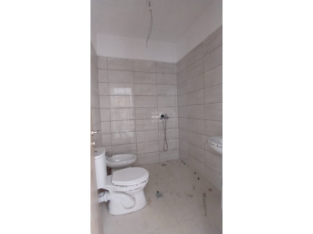 JEPET APARTAMENT ME QIRA 2+1+2 PRANE UKD 8
