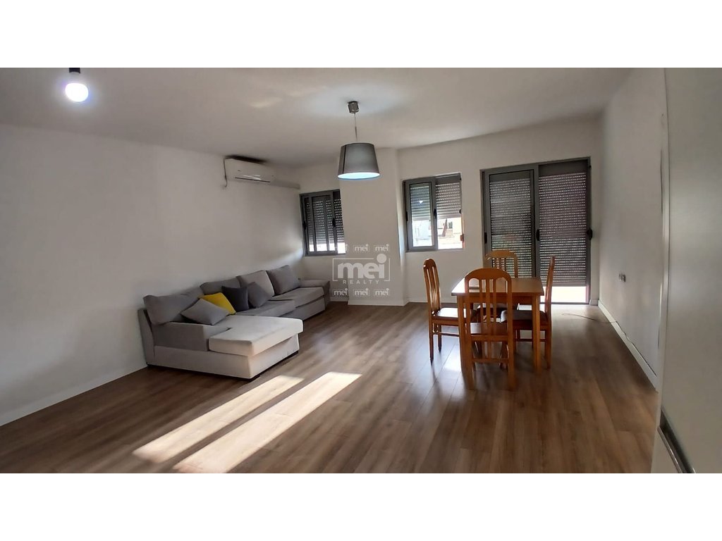 JEPET ME QIRA APARTAMENT 2+1 PRANE UKD, DURRES!