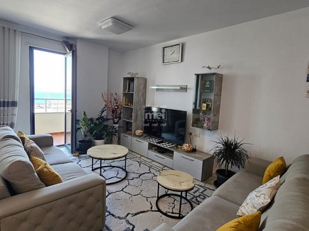 SHITET APARTAMENT 3+1+2 NË VOLLGA – PAMJE DETI!
