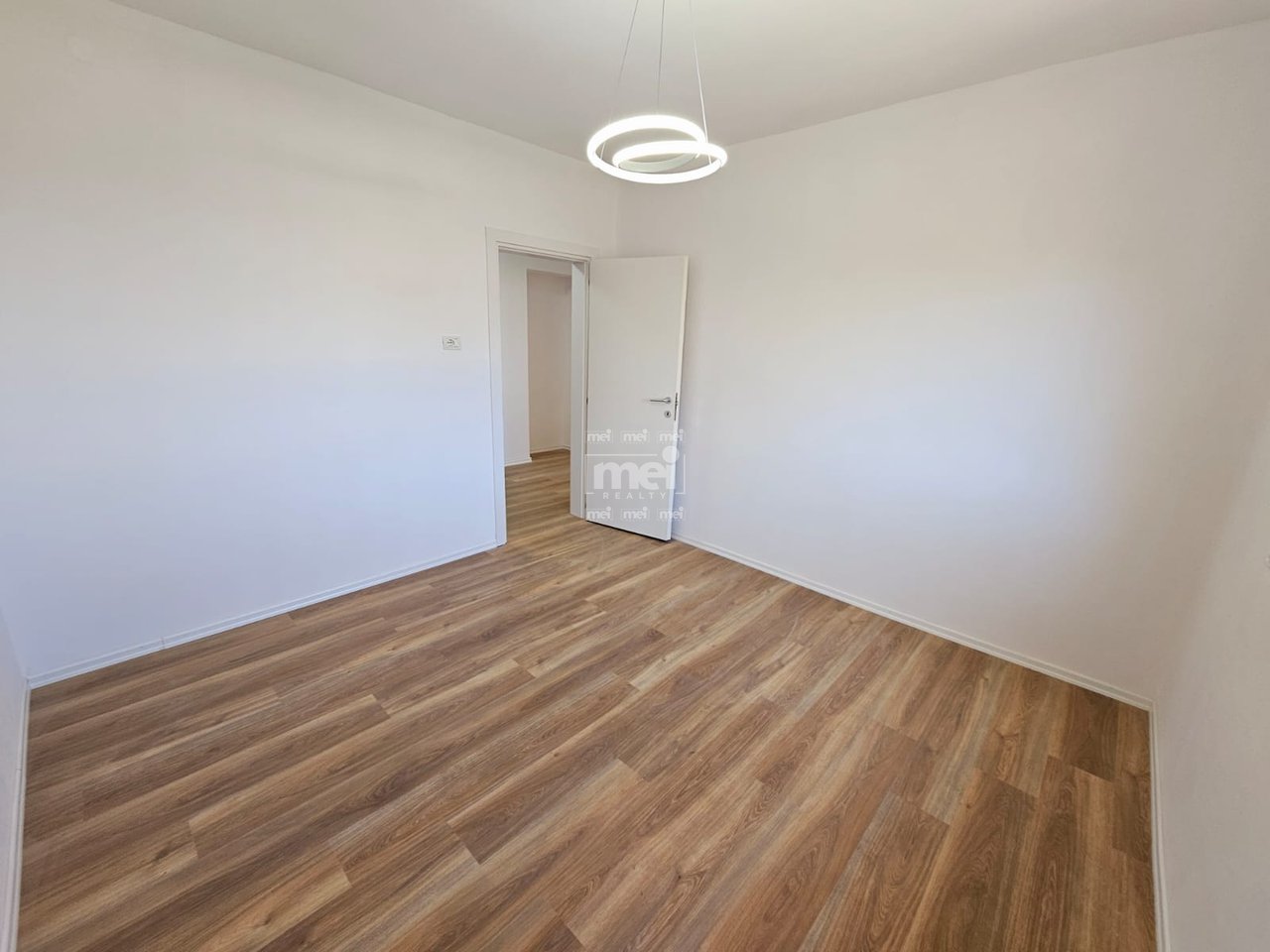 APARTMENT 2+1 FOR SALE NEAR THE STADIUM