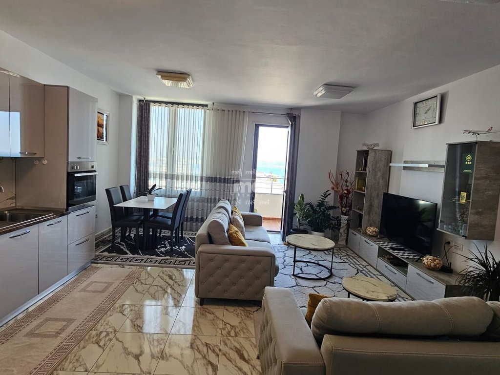 SHITET APARTAMENT 3+1+2 NË VOLLGA – PAMJE DETI!
