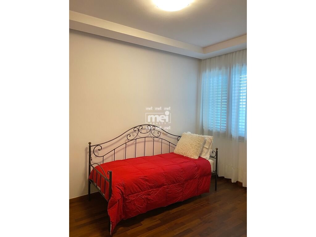 JEPET ME QIRA TRIPLEX ME PAMJE NGA DETI TEK VILA E ZOGUT! + 2 POSTE PARKIMI!