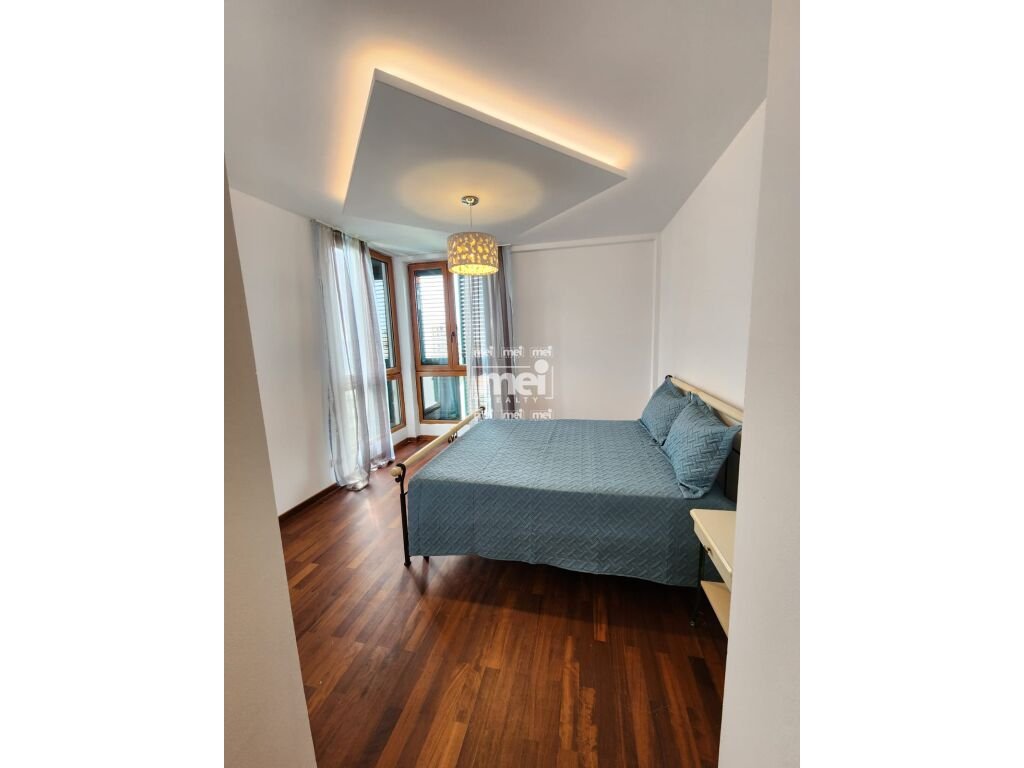 JEPET ME QIRA TRIPLEX ME PAMJE NGA DETI TEK VILA E ZOGUT! + 2 POSTE PARKIMI!
