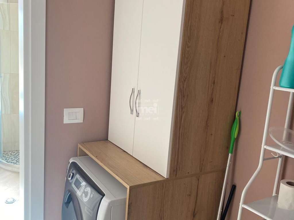 JEPET ME QIRA  APARTAMENT TEK VILA E ZOGUT!