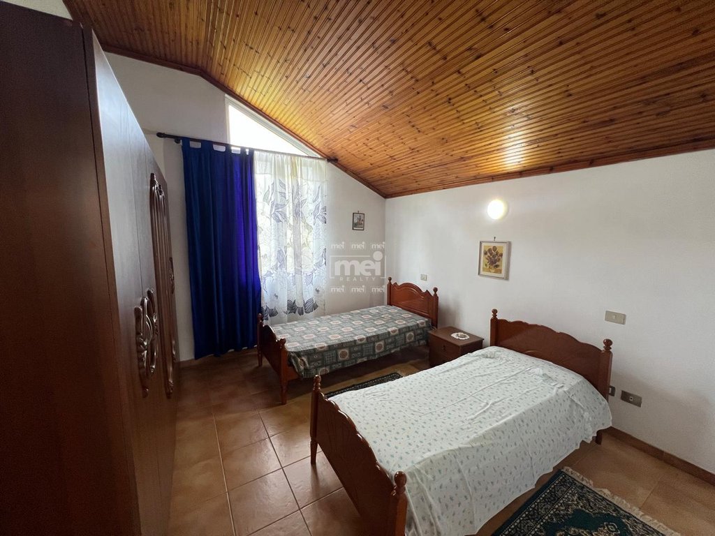 JEPET ME QIRA KATI I DYTE I NJE VILE ME POST PARKIMI TEK LAGJJA E RE!