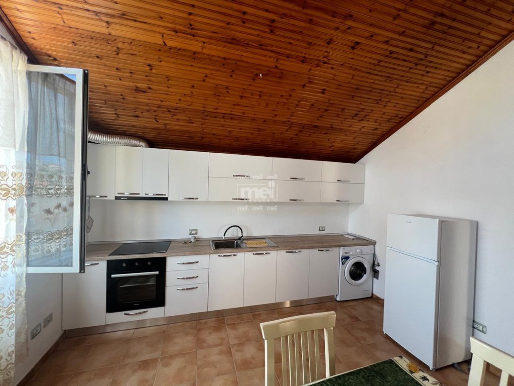 JEPET ME QIRA KATI I DYTE I NJE VILE ME POST PARKIMI TEK LAGJJA E RE!