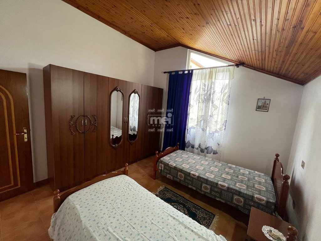 JEPET ME QIRA KATI I DYTE I NJE VILE ME POST PARKIMI TEK LAGJJA E RE!