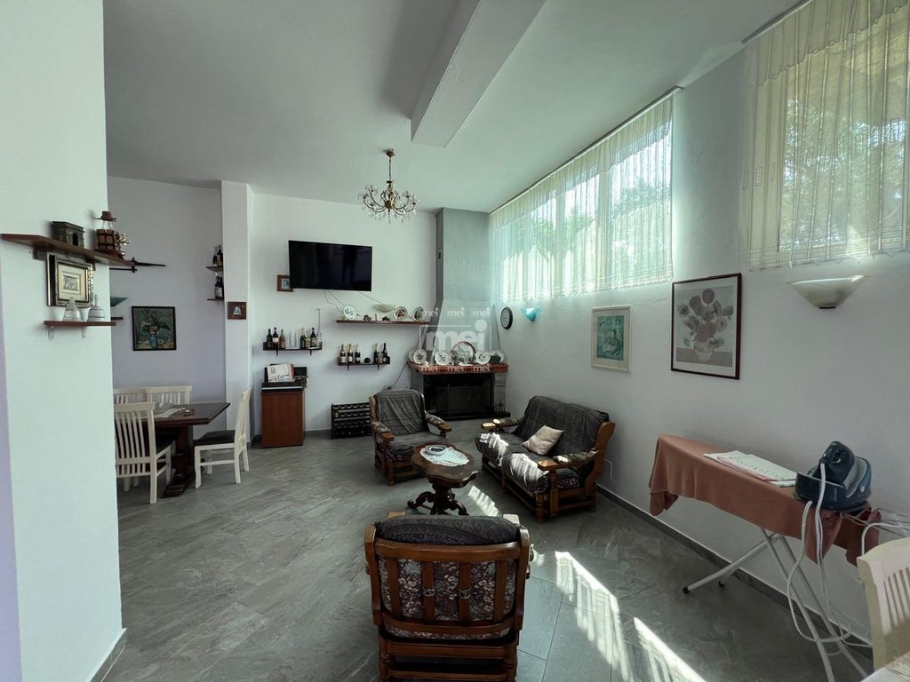 JEPET ME QIRA HOTEL + RESTORANT NE GOLEM!