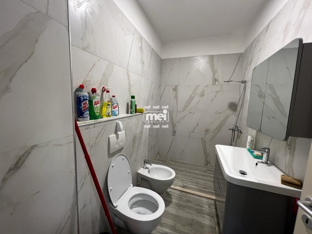 JEPET ME QIRA APARTAMENT 1+1 TEK RRUGA E RE E PORTIT ME PAMJE NGA DETI!