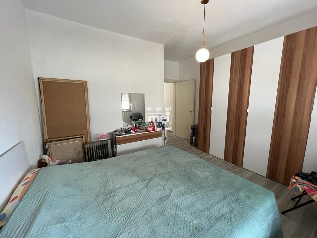JEPET ME QIRA APARTAMENT 1+1 TEK RRUGA E RE E PORTIT ME PAMJE NGA DETI!