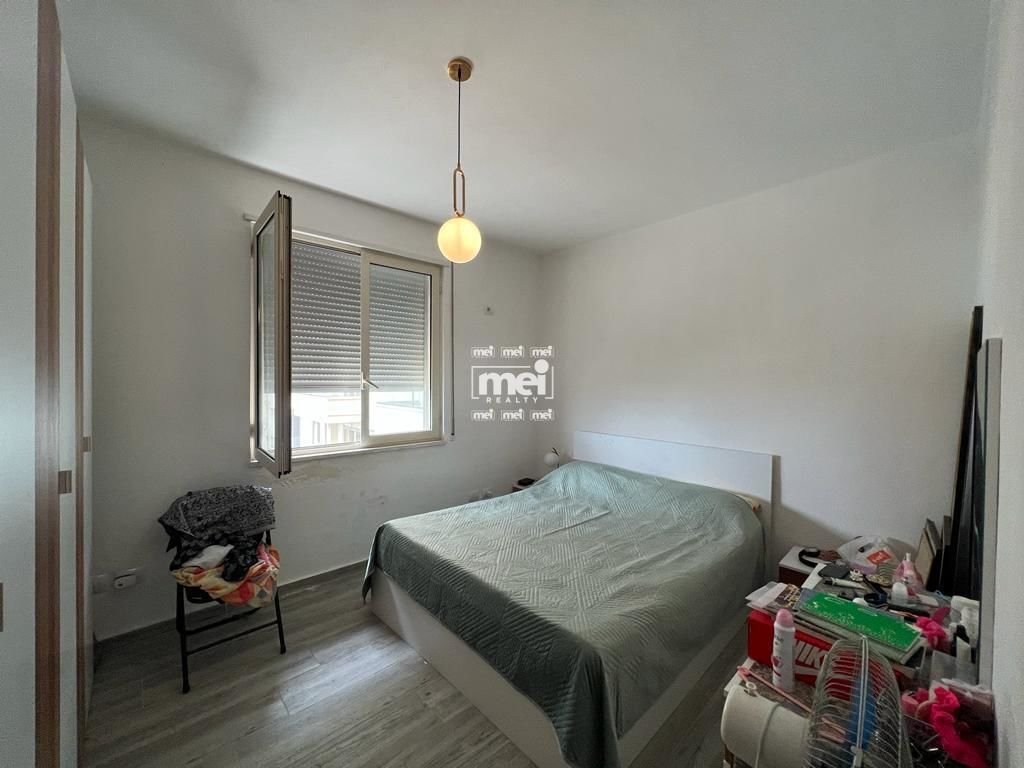 JEPET ME QIRA APARTAMENT 1+1 TEK RRUGA E RE E PORTIT ME PAMJE NGA DETI!