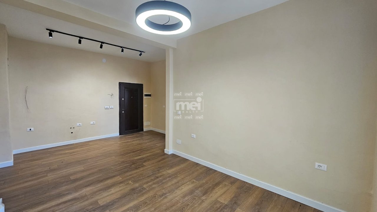 OFFICE FOR RENT IN THE CENTER, DURRES!