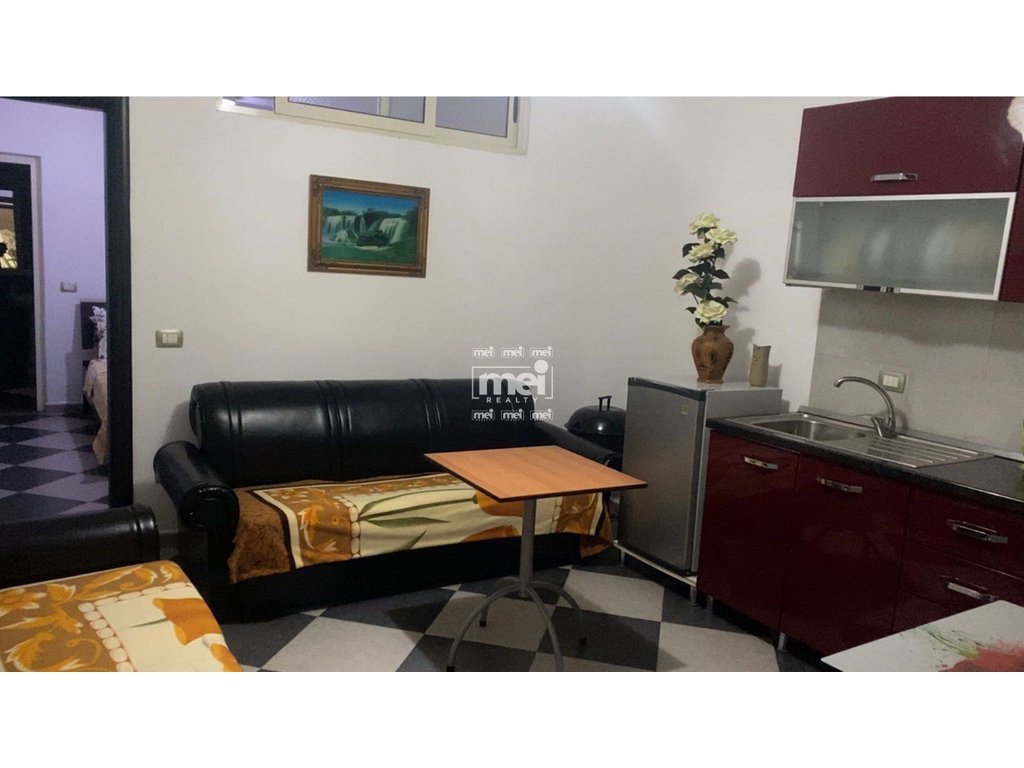 JEPEN  2  APARTAMENTE 1+1 NE SHKEMB   PRANE MAJESTIK !