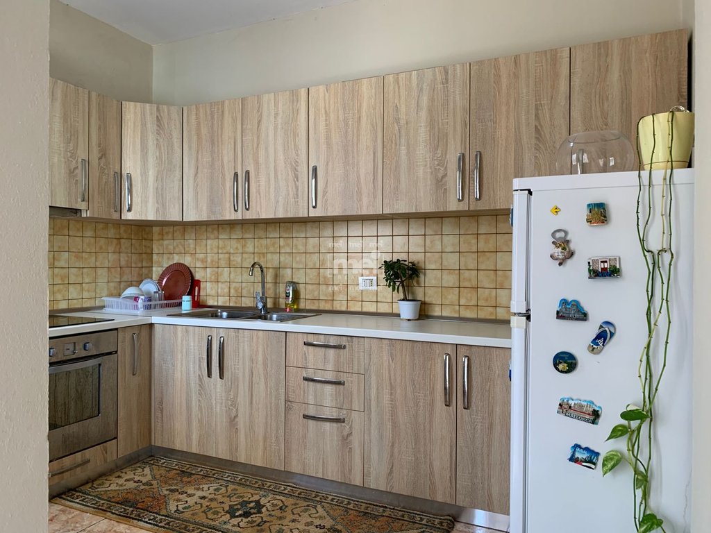 SHITET APARTAMENT 1+1 TEK  MALI ROBIT !