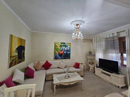JEPET ME QIRA APARTAMENT 2+1 PRANE GJYKATES!