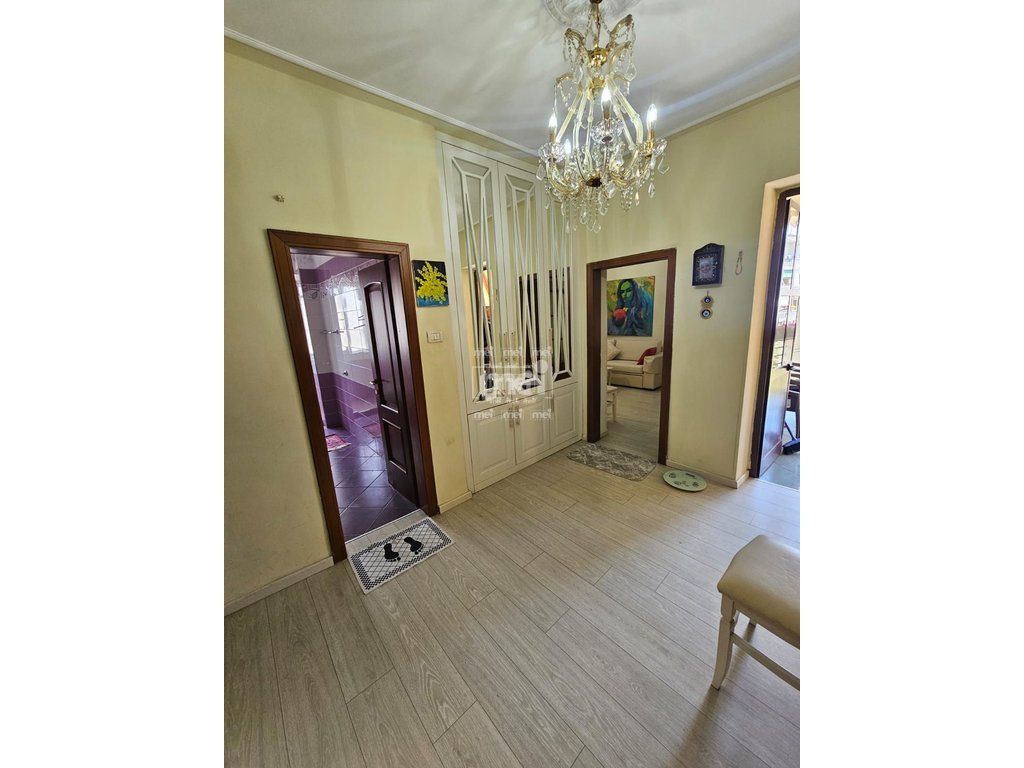 JEPET ME QIRA APARTAMENT 2+1 PRANE GJYKATES!