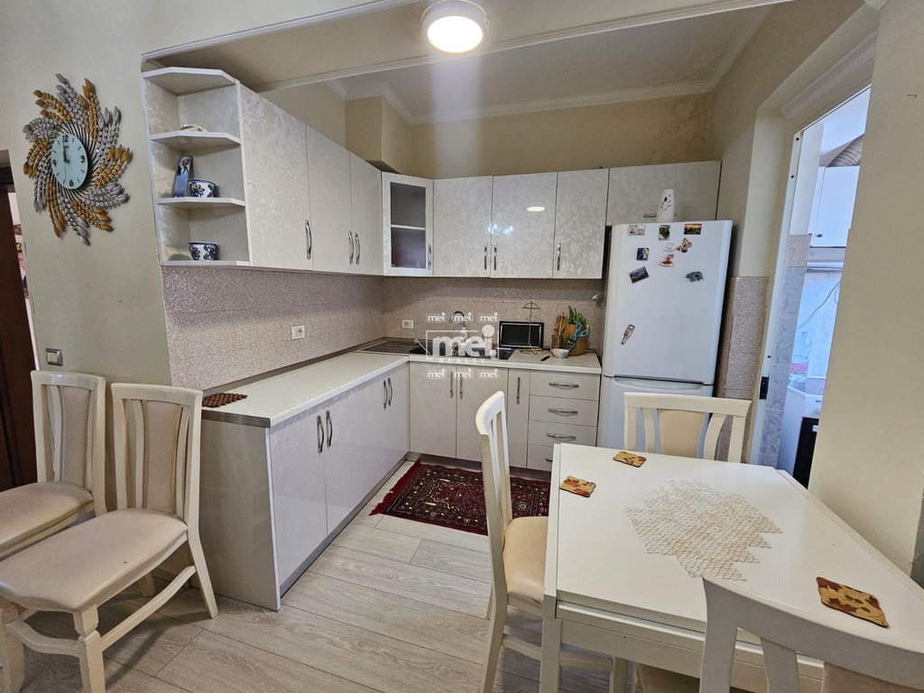 JEPET ME QIRA APARTAMENT 2+1 PRANE GJYKATES!