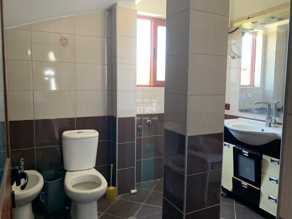 JEPET ME QIRA DUPLEKS 2+1+2 NE KENET!