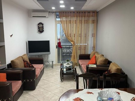 JEPET ME QIRA APARTAMENT 2+1+2 TEK GJYKATA!