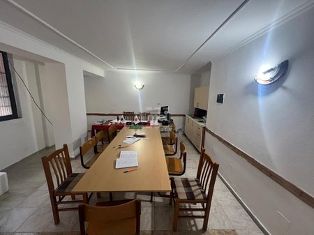 SHITET AMBINET KOMERCIAL NE QENDER!