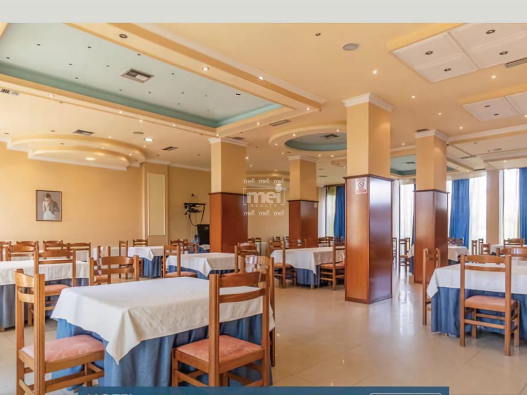 JEPET ME QIRA HOTEL NE PLAZH!